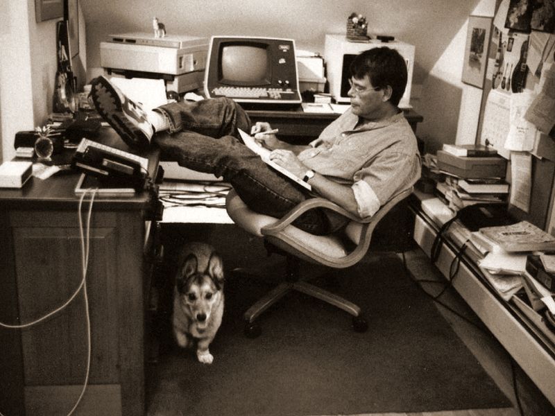 stephen-king-e-il-suo-corgi-marlowe